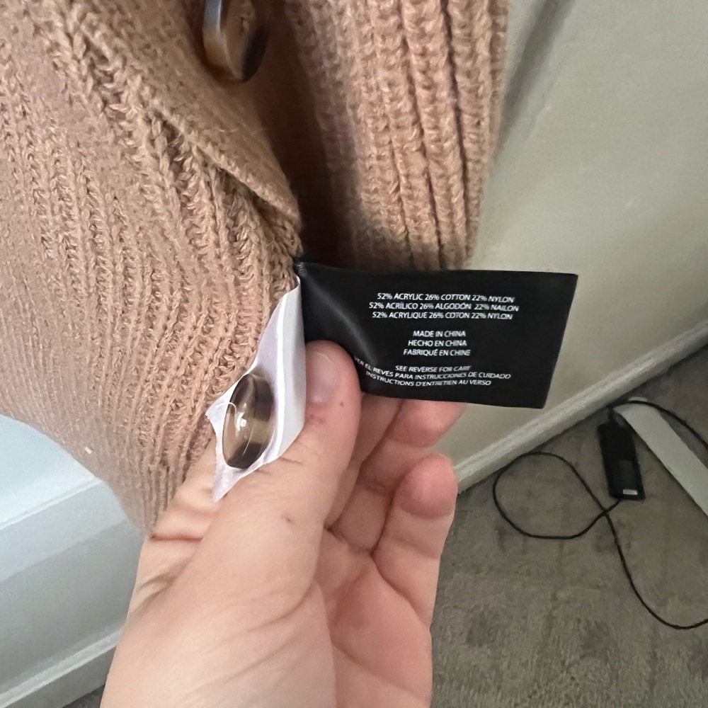 Banana Republic Beige Knit Sweater - Picture 5 of 5